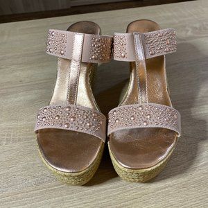 Browns wedges, heels, pool side, beach, summer